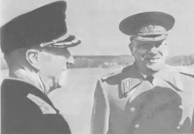 Военный атташе ВНикольский с командующим ВВС Швеции ЛТунбергом Общение с - фото 4