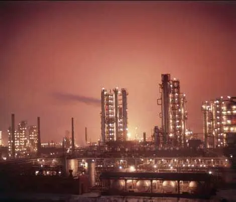 Нефтеперерабатывающий завод НЕФТЬ природная горючая маслянистая жидкость - фото 32
