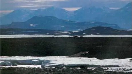 Новая земля Климат суровый арктический Ср темра марта самый холодный - фото 40
