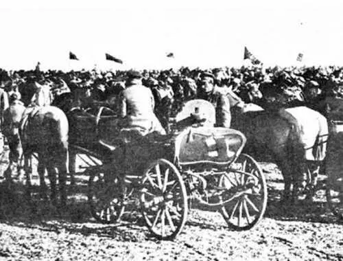 Пулеметная тачанка Первой Конной армии С М Буденный Осенью 1919 г - фото 19