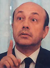 Нетрудно догадаться о значении жеста когда человек словно бы хлопает ладонью - фото 9