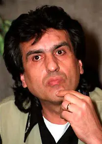 Дополнительный штрих к этому жесту человек может смотреть непонятно куда куда - фото 59