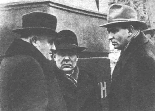 СП Королев в гробу Колонный зал Дома союзов 17 января 1966 г Урну с - фото 215