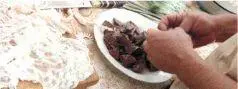 Сальник надо нарезать прямоугольниками чтобы в них можно было заворачивать - фото 132