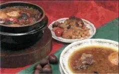 800 г мяса можно и с косточкой 400 г крупно порезанного лука 100 г топленого - фото 165