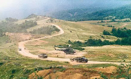 В горах Дагестана Но отступать теперь значило обречь на полное уничтожение - фото 80