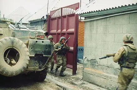 С первых же дней своей боевой командировки Руси приходилось действовать - фото 89