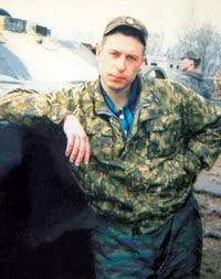 Капитан Михаил Грушев погиб в результате боестолкновения в августе 2000 года в - фото 96