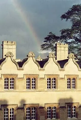 Rainbow in Oxford Считать что подобный контраст сохранился доныне было бы - фото 4