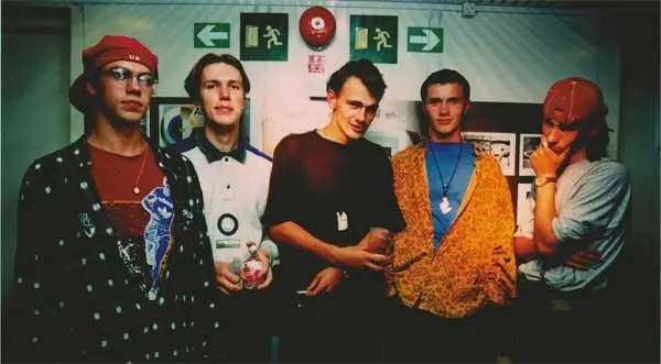 Школьные годы примерно 1993 год Фотосессия где мне не нравилось как я одет - фото 52