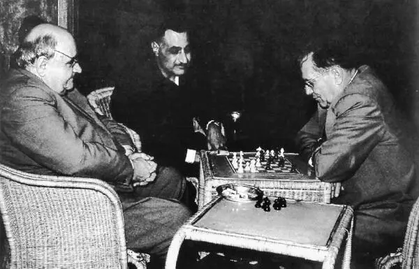 Тито и Мирослав Крлежа 18931981 за партией в шахматы Алеш Беблер - фото 19