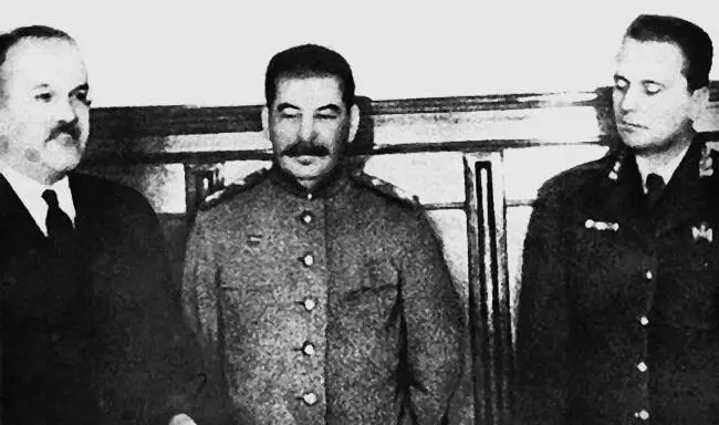 Вячеслав Михайлович Молотов Иосиф Виссарионович Сталин и Тито в Москве 1945 - фото 32