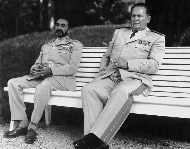 Хайле Селассие I и Тито 1954 г Никита Сергеевич Хрущев и Тито 1955 г - фото 34
