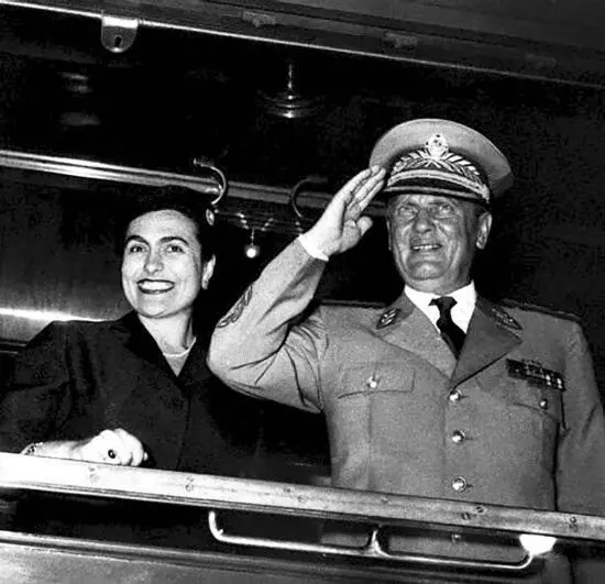 Тито и Йованка 1950е гг Тито с сыном Мишей 1941 г Список сокращений - фото 49