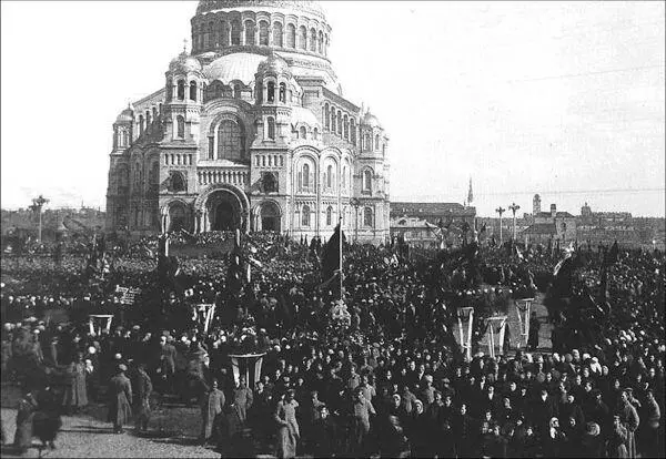 Митинг в Кронштадте М И Калинин в 1921 г Неудачно командовавший в - фото 7