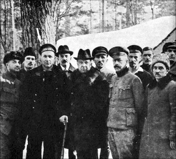Степан Петриченко среди русских эмигрантов в Финляндии в 1921 г Допрос - фото 24