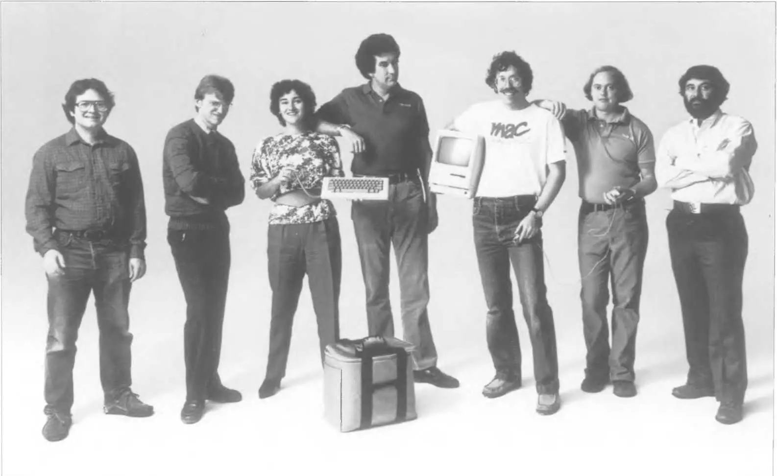 Члены команды разработчиков модели Macintosh Собственность Apple Computer - фото 112