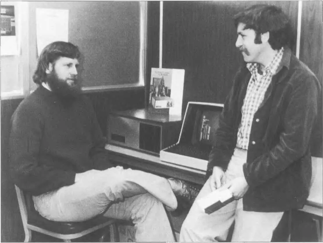 Чак Грант слева и Марк Гринберг создатели компаний Kentucky Fried Computers - фото 47