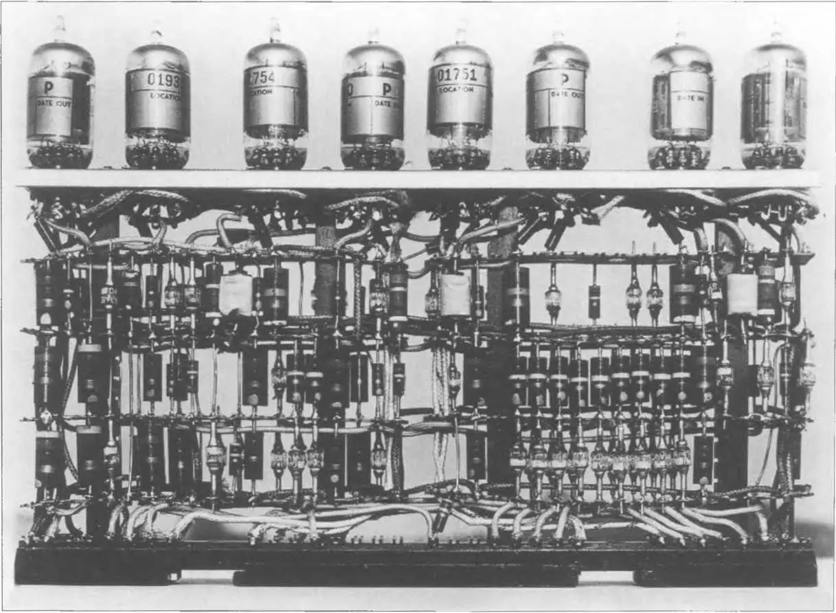Вакуумные трубки для IBM 701 1950 год Собственность архивов IBM Долгие - фото 9