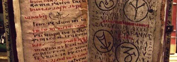 Галисийский писатель Альфредо Конде в книге Грифон которая попалась мне в - фото 112
