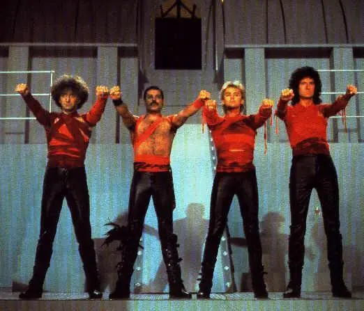 Фрагмент видеоклипа Radio GaGa Первый уровень клипа вызывает ассоциации с - фото 21