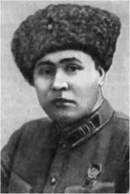 Генералмайор Н А Дедаев командир 67й стрелковой дивизии Проскочившие на - фото 23