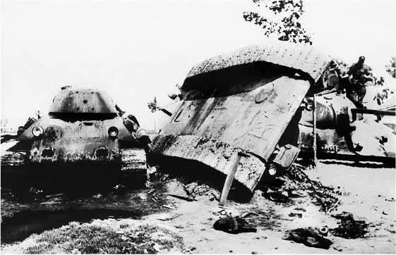 Т34 подбитый в районе Язув Старый В конце мая 1941 г 109я моторизованная - фото 154