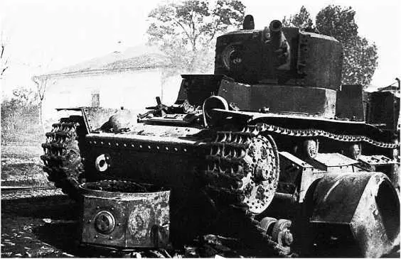 D172 Разбитый немецкой артиллерией Т28 одной из танковых дивизий - фото 188