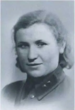 Анна Федоровна КамаеваФилоненко Москва 1941 г Юрий Колесников первый - фото 40