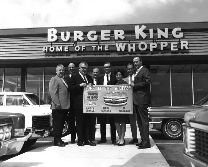 Открытие 500го ресторана Burger King в Омахе штат Небраска в 1969 году К - фото 17