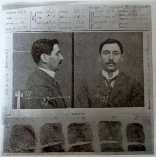 Ранним утром двадцать первого августа 1911 года когда Лувр был закрыт для - фото 41