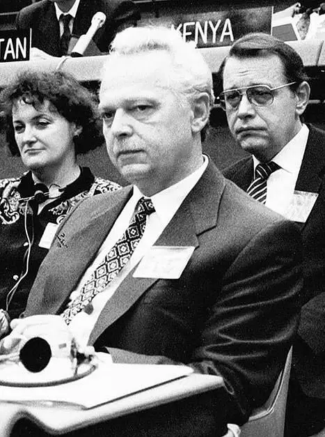 В середине 1961 года старший лейтенант Днепров парторг эскадренного миноносца - фото 26