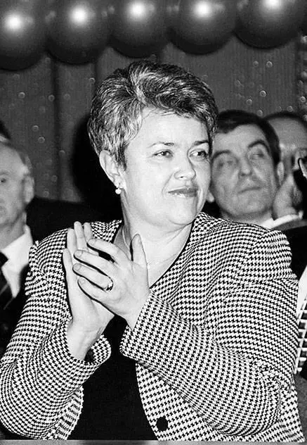 19761978 инструктор заведующая сектором Ставропольского краевого комитета - фото 48