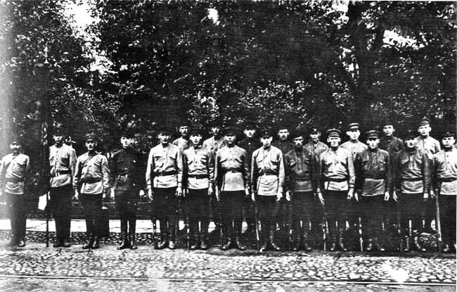Своднобоевой отряд сотрудников уголовного розыска Петрограда 1919 год - фото 34
