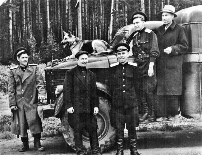 Служебнорозыскная собака по кличке Сильва и оперативная бригада уголовного - фото 47