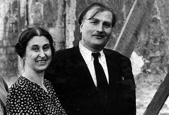 Первый директор музея Д Арсенишвили и первый научный сотрудник Н Демина - фото 64