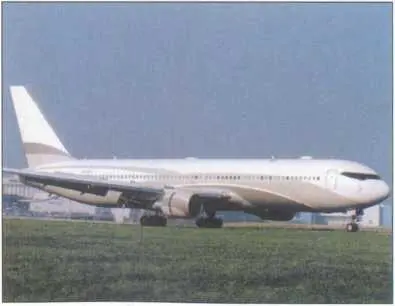 ЛЕТАЮЩИЙ КАПИТАЛ Этот Боинг767 купленный Абрамовичем за 55 миллионов - фото 10