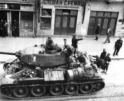 Сидели не так и долго но стало зябко По нетопленному первому этажу - фото 12