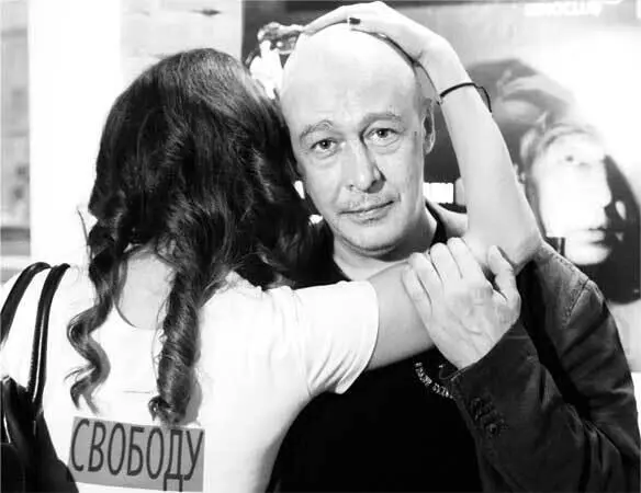 Свободу Михаил Ефремов и креативный продюсер канала 24DOC Вера Кричевская - фото 30