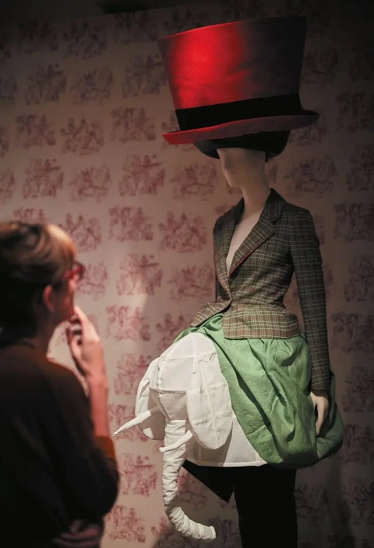 19 Слоновое платье из весеннелетней коллекции Walter Van Beirendonck 2014 - фото 30