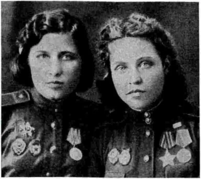 Полина Крестьянинова и Аня Носова Фото 1944 г Вошла Шура Шляхова Ее вызывал - фото 5