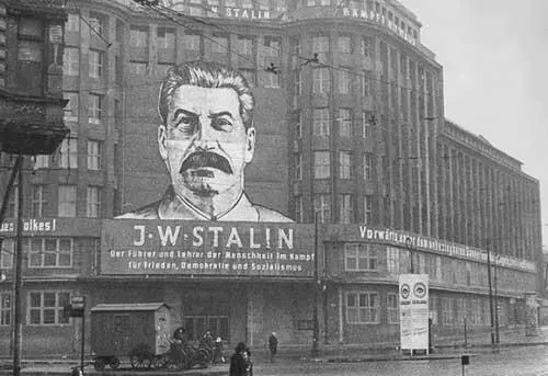 В октябре 1949 года создание ГДР Германской демократической республики - фото 136
