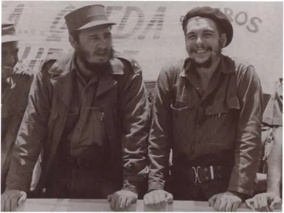 Победа Гавана Январь 1959 г Че Гевара кубинский президент Мануэль Уррутия - фото 24