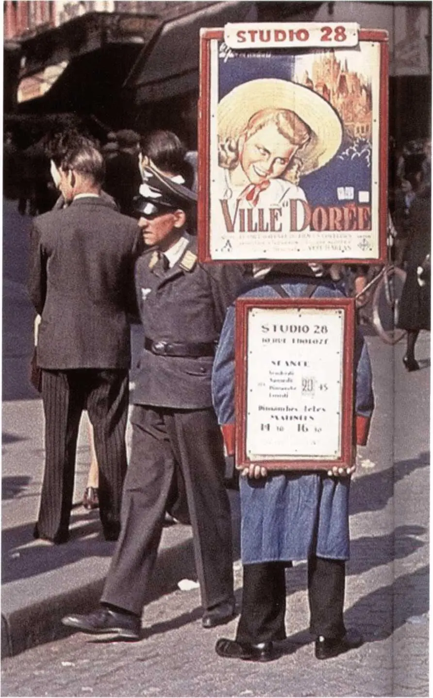Фотография сделана между 1941 и 1944 годами французским фотографом Андре Зукком - фото 37