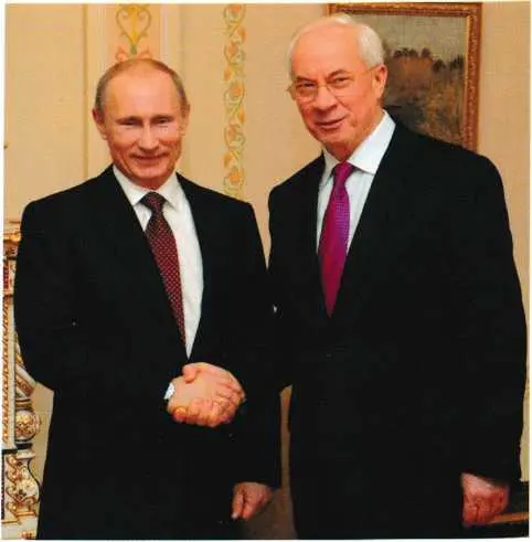 Встреча с председателем правительства РФ В В Путиным Москва 2011 г - фото 9