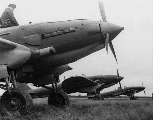 Советские одноместные штурмовики Ил2 ранних серий Советский пикирующий - фото 49
