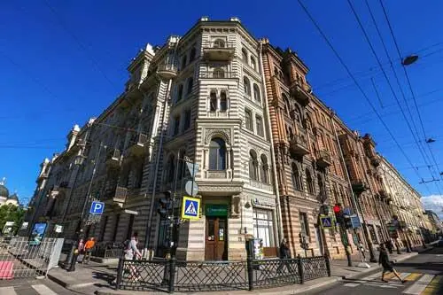 На этом фото Литейный проспект д 24 где Бродский прожил с родителями с 1955 - фото 25