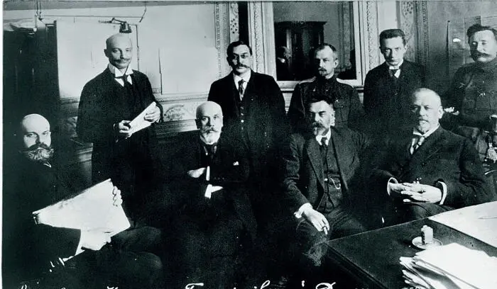 Члены Временного комитета Государственной думы февраль 1917 года Сидят В - фото 8