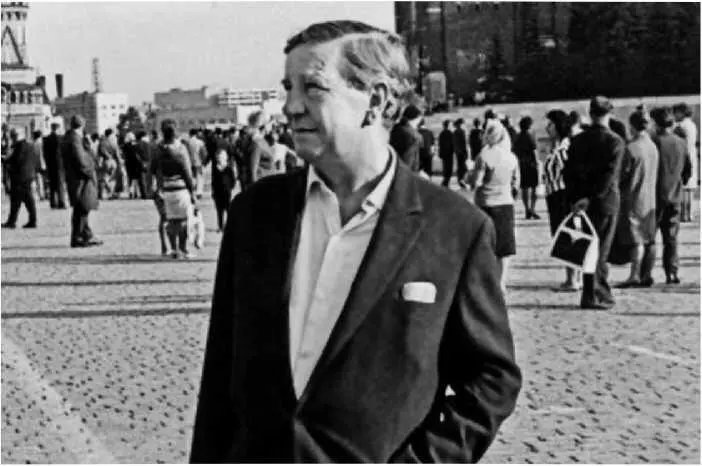Ким Филби на Красной площади Ким прибыл в Москву в январе 1963 года и первые - фото 20