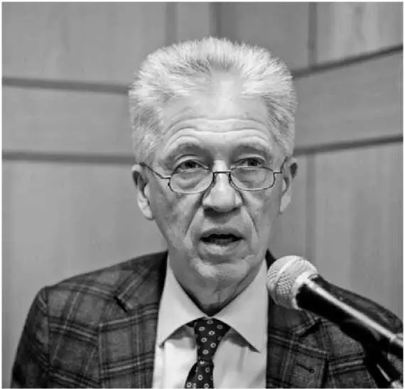 Михаил Богданов полковник СВР в отставке исполнительный директор Фонда памяти - фото 43